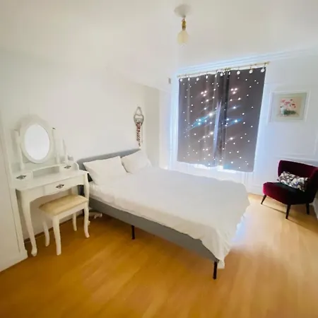 Cosy T3 60m2 Pres De Paris La Defense Apartment *